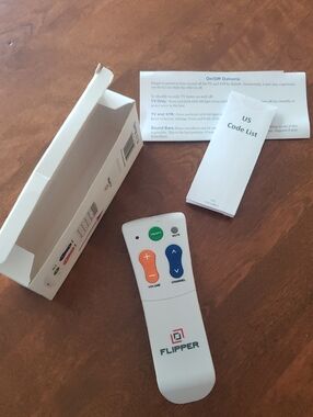 NWT- Flipper TV Big Button  Universal Remote Control